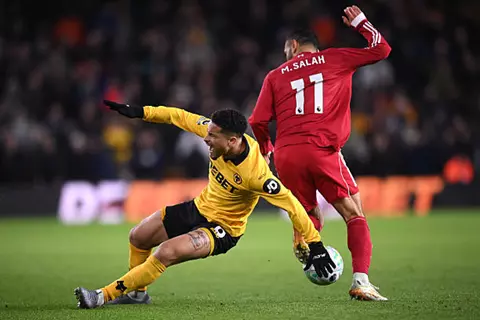 رغم بصمة صلاح.. وولفرهامبتون يحبط ليفربول في الدوري الإنجليزي